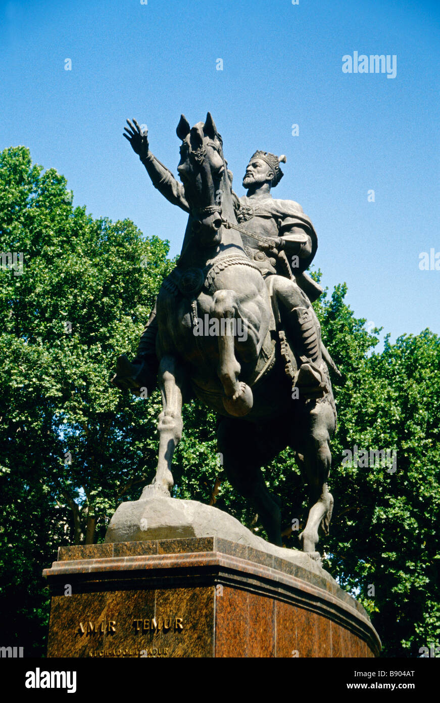 Taschkent-Statue von Amir Temur (Tamerlane), türkischer Heerführer und Eroberer von zentralem Asien, die mongolischen Reiches wiederhergestellt Stockfoto