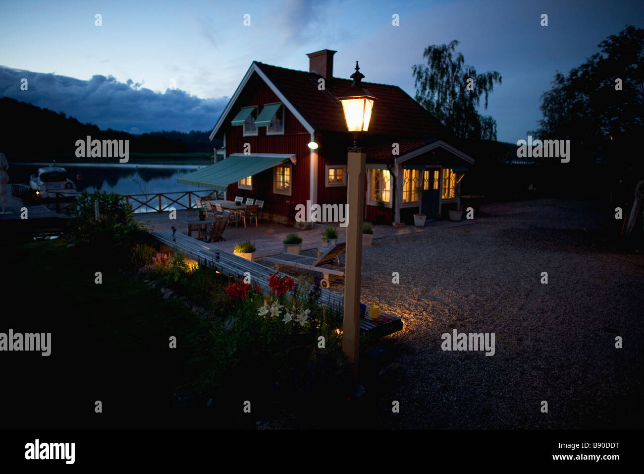 Haus in der Dämmerung Schweden. Stockfoto