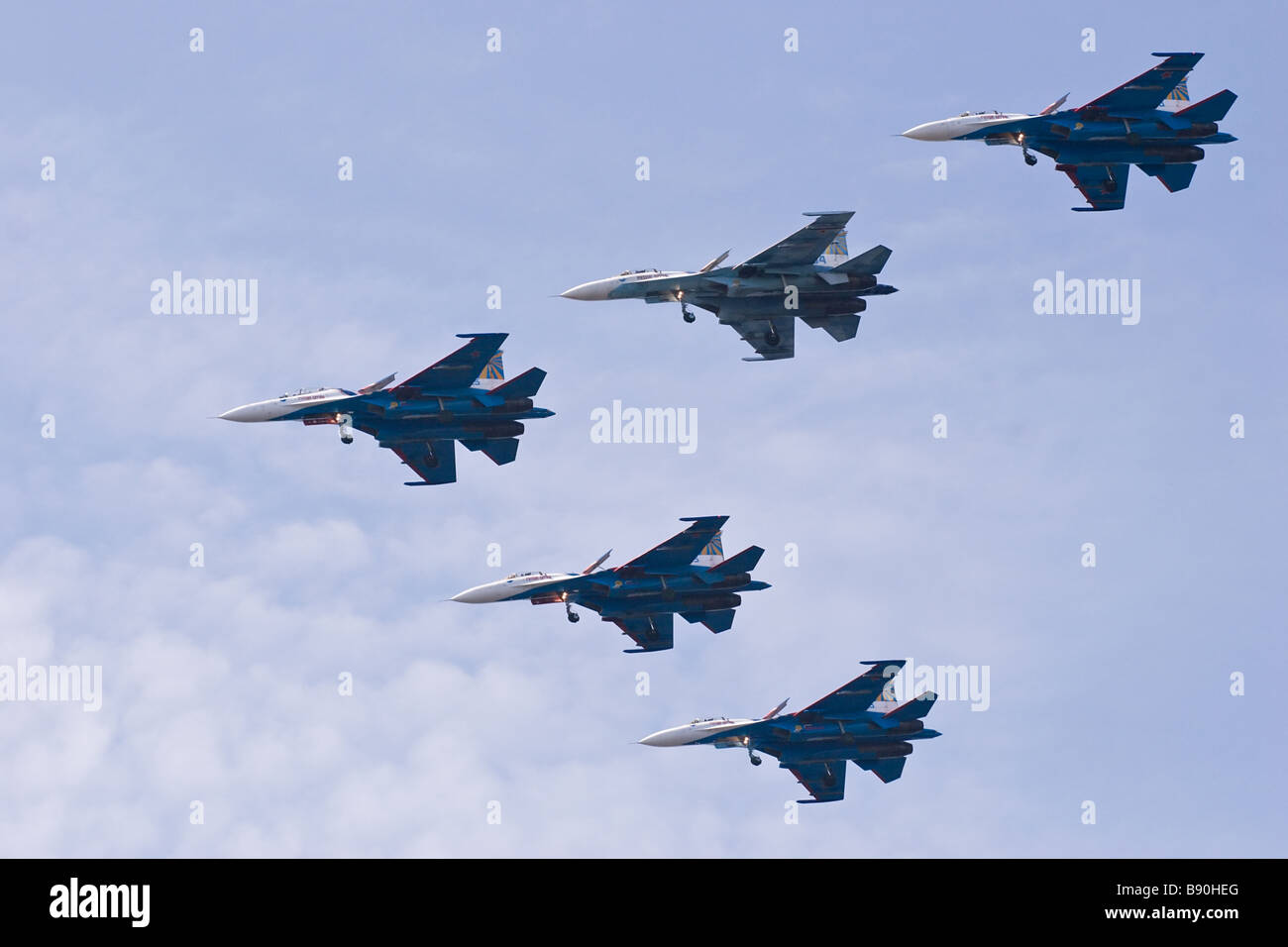 Die Kunstflugstaffel Russian Knights bei Air zeigen Stockfoto