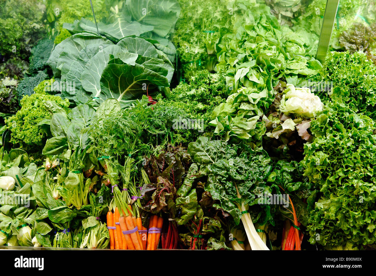 Bio-Gemüse in einem Markt Stockfoto