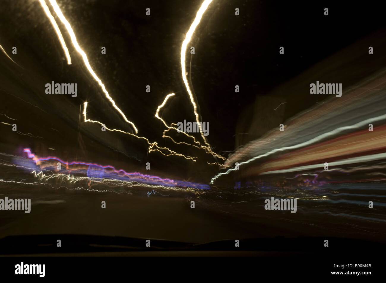 Lange Exposition Nacht Zeit Auto Lichtspuren Stockfoto