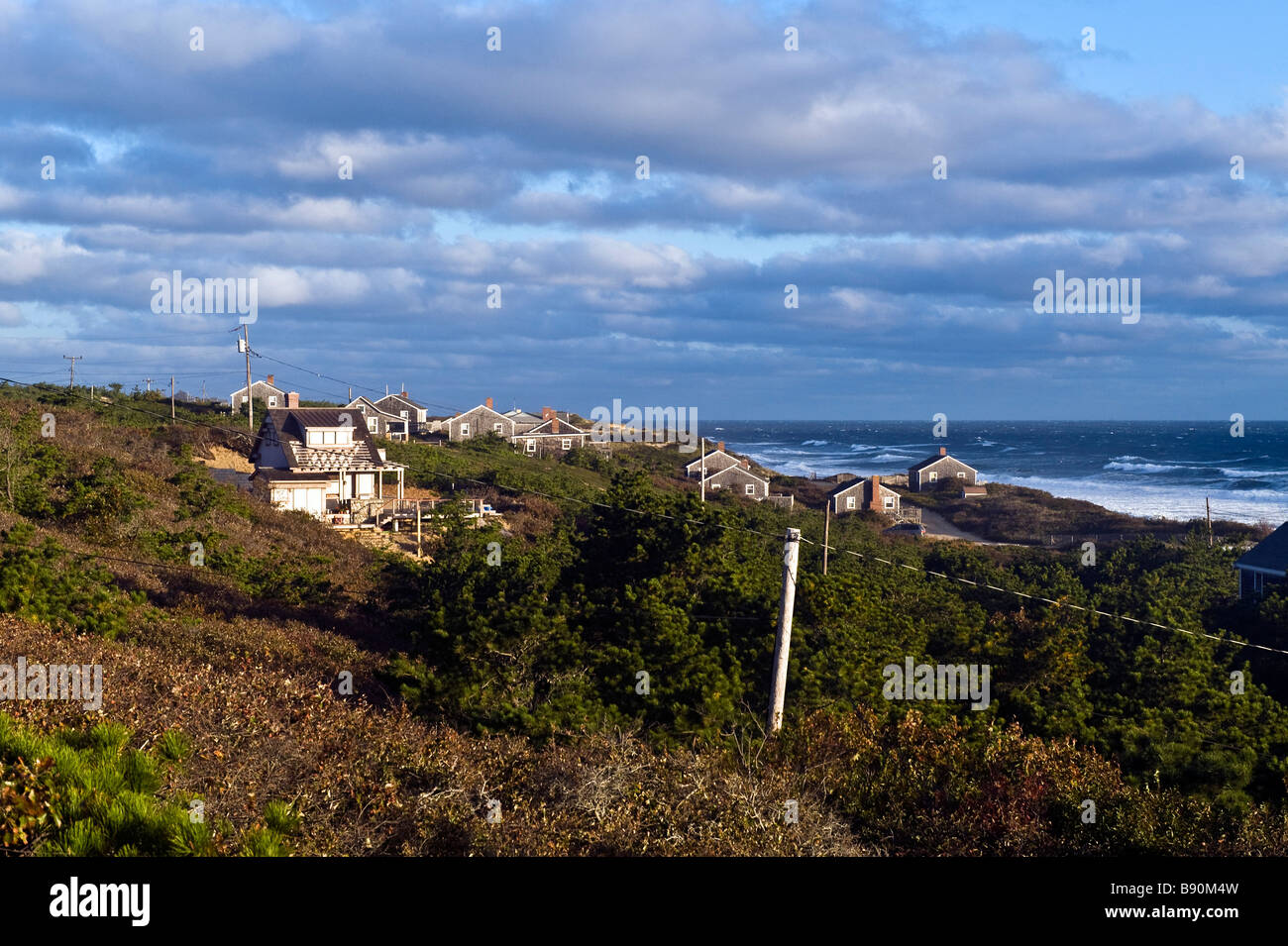 Häuser mit Blick auf die Waterfront Cape Cod National Seashore Wellfleet, Cape Cod, MA, USA Stockfoto