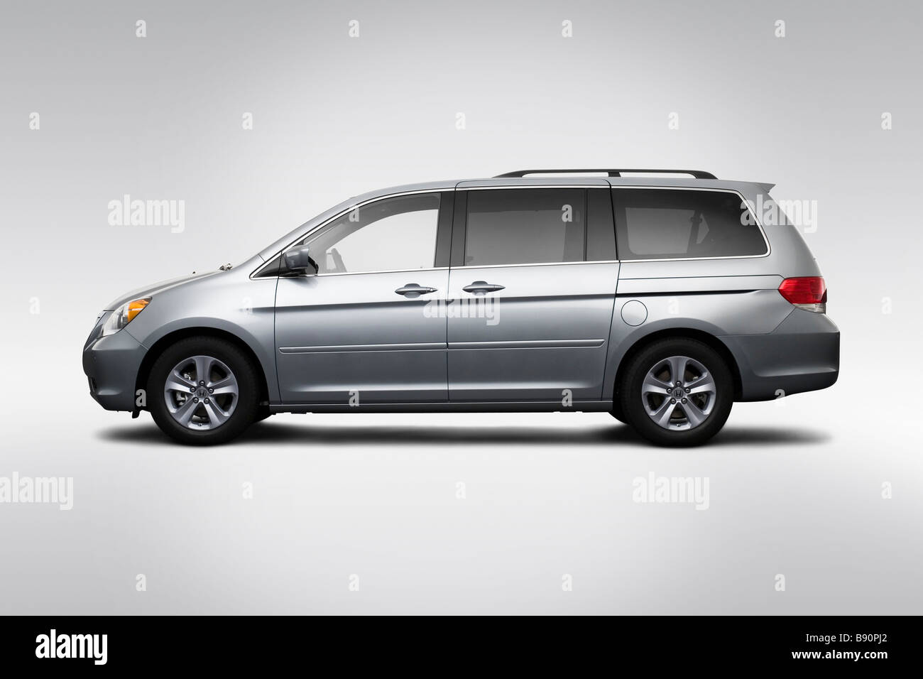 2009 Honda Odyssey Touring in grün - Treiber Seitenprofil Stockfoto