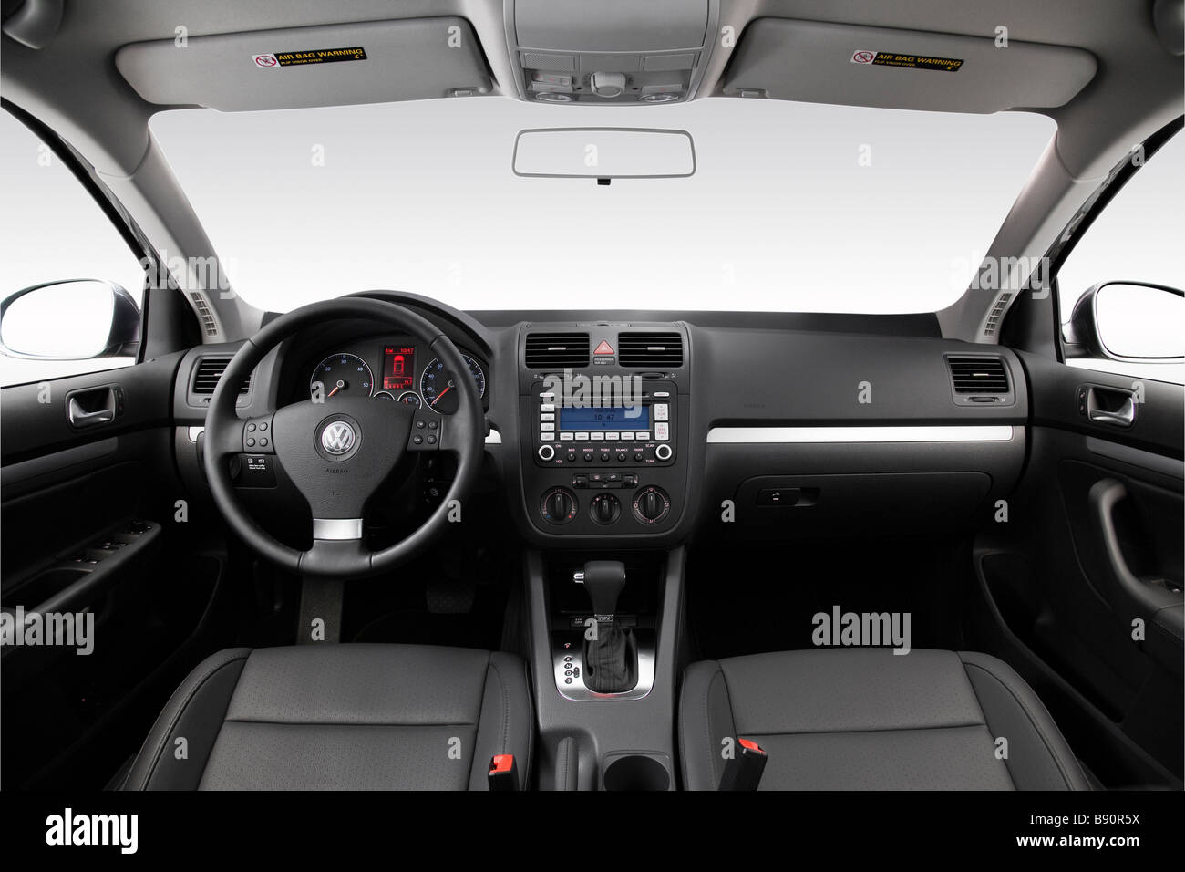 2009 Volkswagen Jetta TDI grau - Armaturenbrett, Mittelkonsole, Getriebe Schalthebel Ansicht Stockfoto