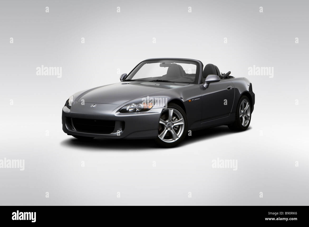 2009 Honda S2000 in Silber - Winkel-Vorderansicht Stockfoto