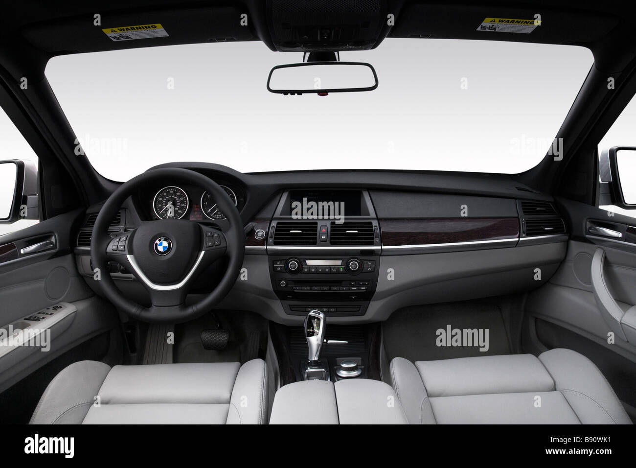2009 BMW X 5 4.8i in Silber - Armaturenbrett, Mittelkonsole