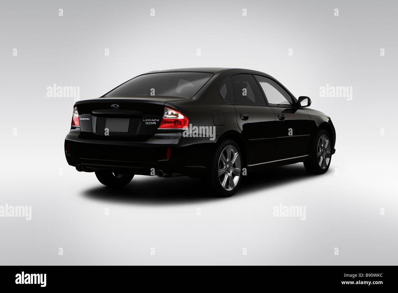 2009 begrenzt Subaru Legacy 3.0 R in schwarz - Winkel Rückansicht Stockfoto