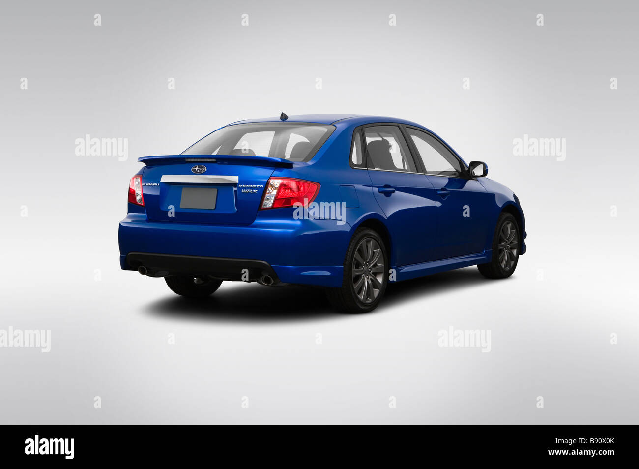 2009 Subaru Impreza WRX blau - Winkel Rückansicht Stockfoto