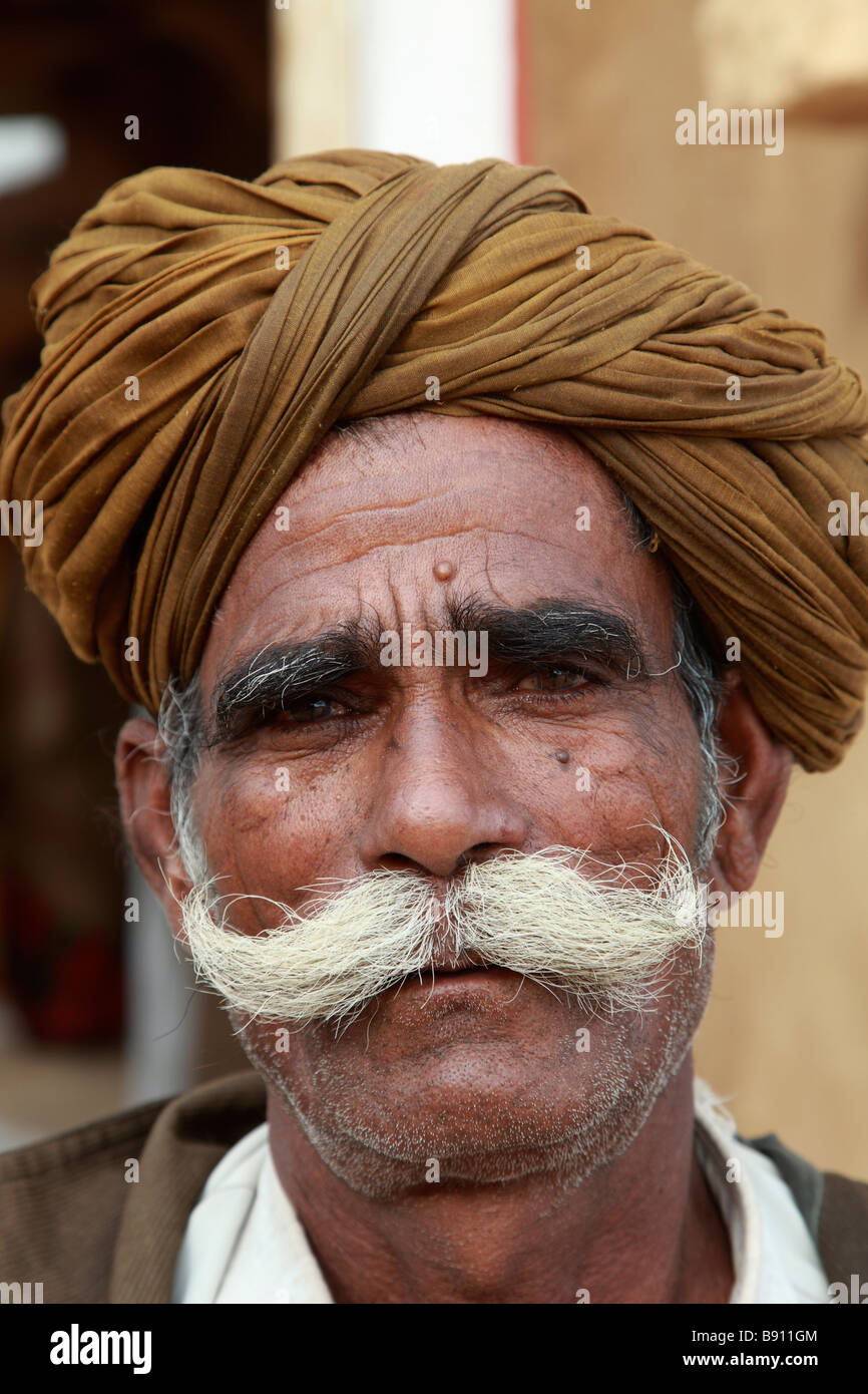 Indien Rajasthan Jaisalmer alte Rajasthani Mann Porträt Stockfoto