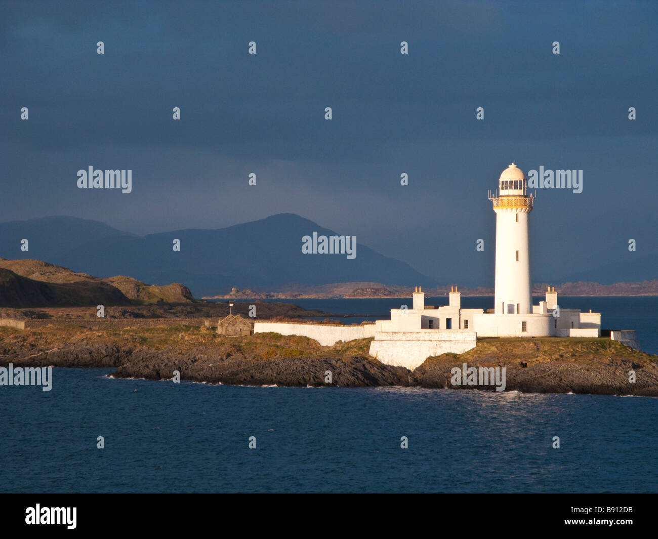 Der Leuchtturm in der Nähe von Lismore in der Sound of Mull Stockfoto