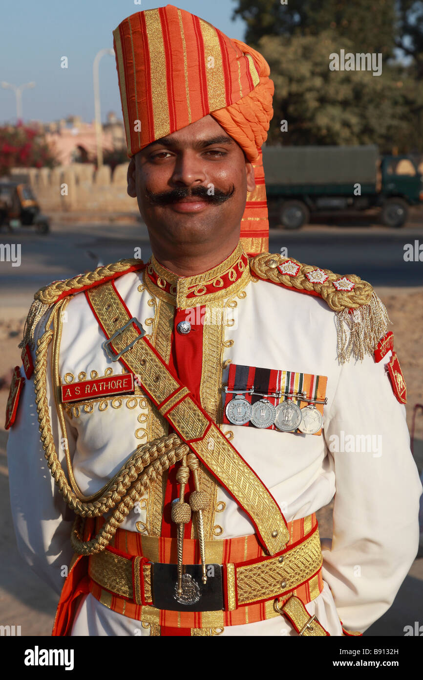 Indien Rajasthan Jaisalmer Desert Festival Rajasthani Mann Porträt Stockfoto