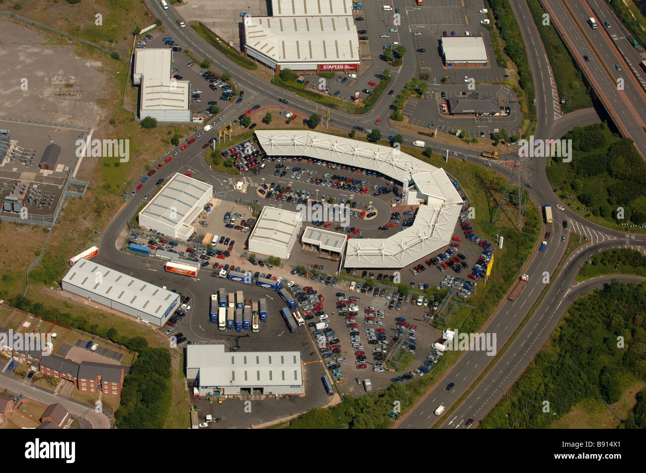 Eine Luftaufnahme des Renault Autoworld zwischen Willenhall und investierte West Midlands England Uk Stockfoto