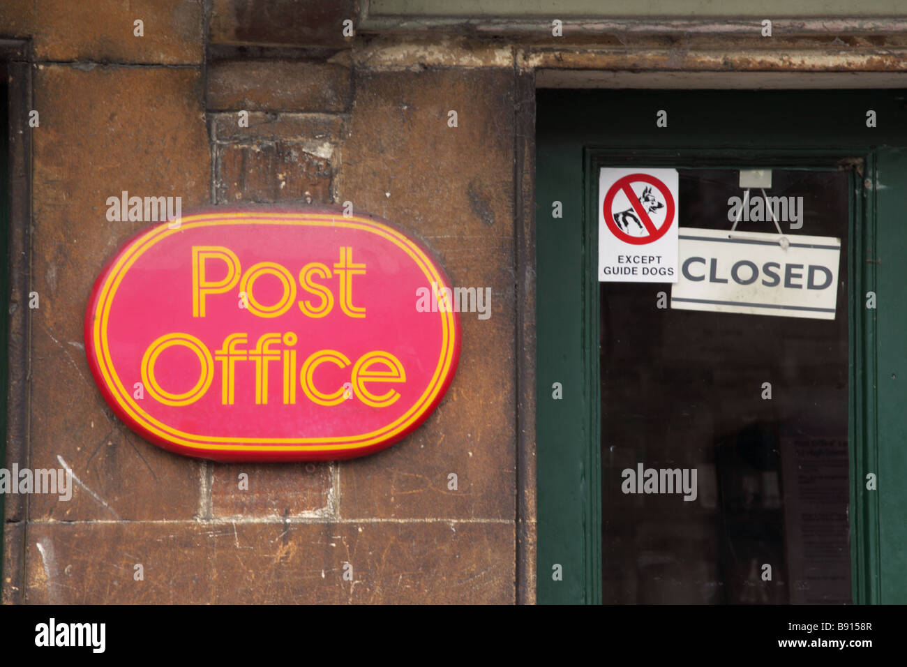 Village Post Office Closed, Lacock, Wiltshire, England, UK Stockfoto