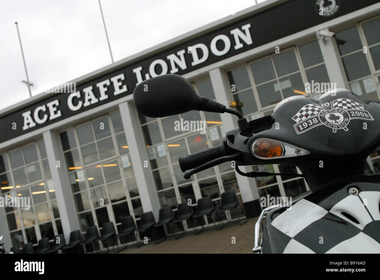 Wiedereröffnung des berühmten Ace Café auf der North circular rd West London bis zum heutigen Tag Stockfoto