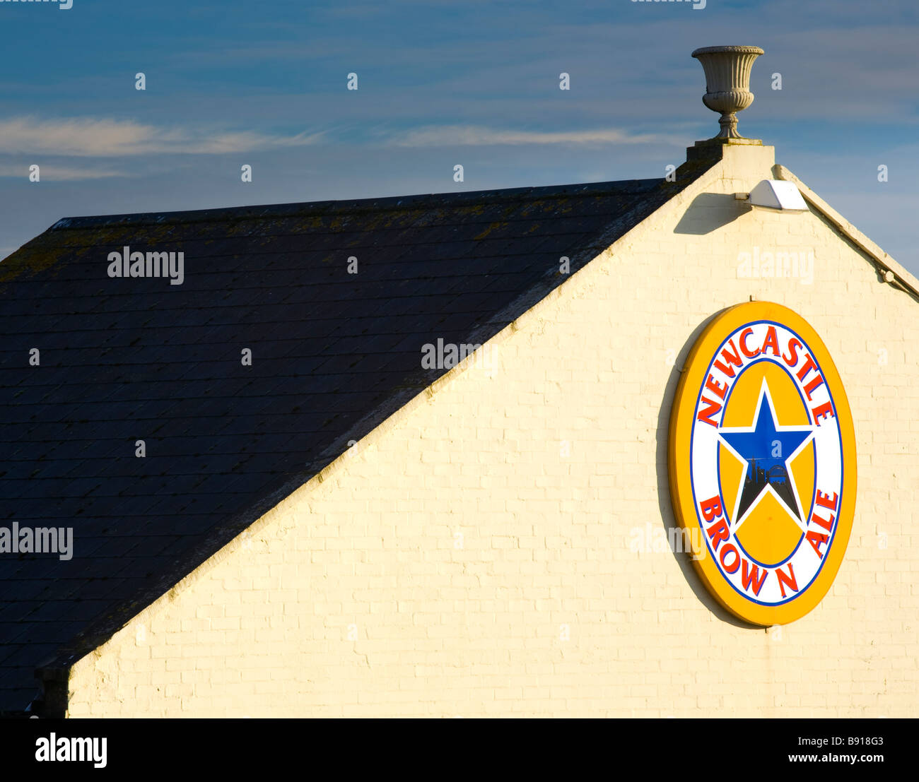 England-Tyne und tragen Newcastle Upon Tyne Newcastle Brown Ale anmelden Pub Wand Stockfoto