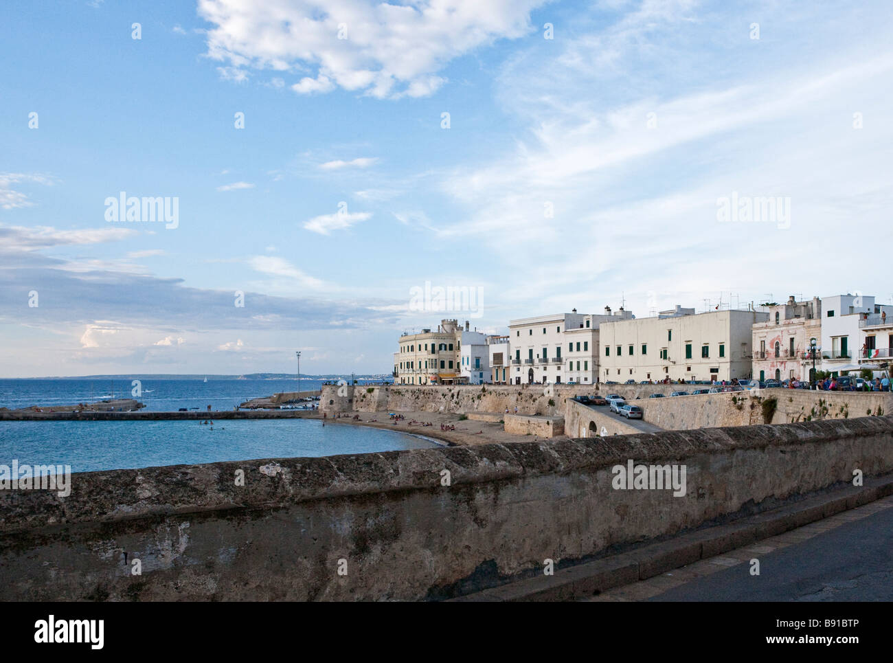 Italien-Gallipoli-Blick auf die Stadt am Meer Stockfoto