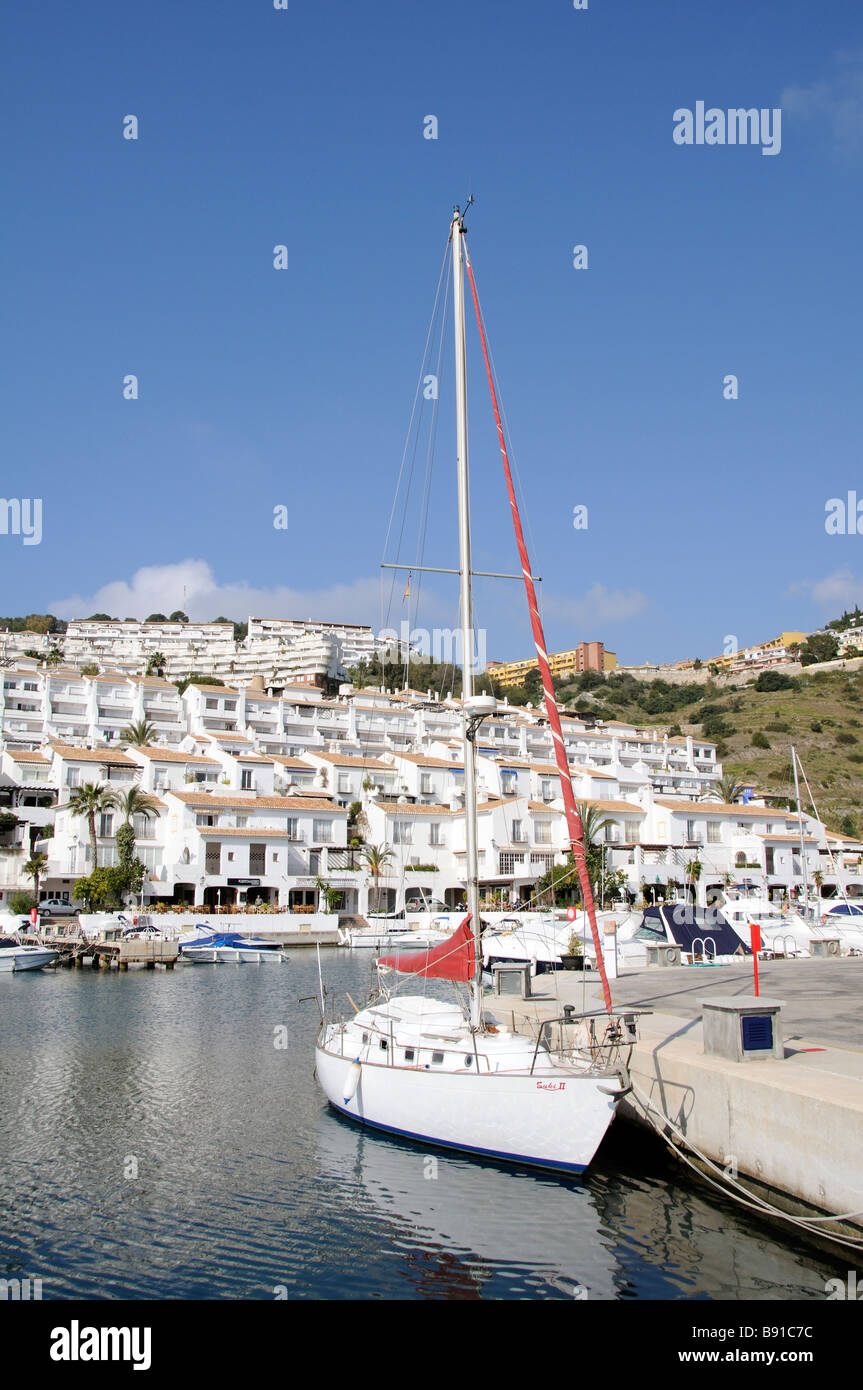 Marina del Este auf der südlichen Spanien Costa Tropical Andalusien Ferienhäuser und Appartements rund um den Hafen Stockfoto
