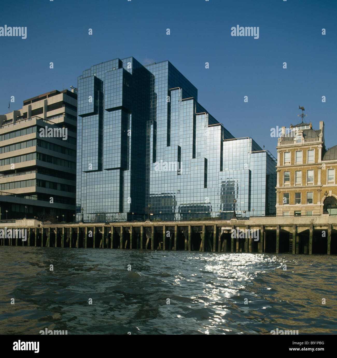 HSBC building, Fluss Themse London. Stockfoto
