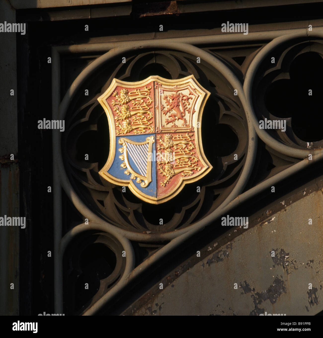 Westminster Bridge: Detail der Spandrel mit Royal Arms Stockfoto