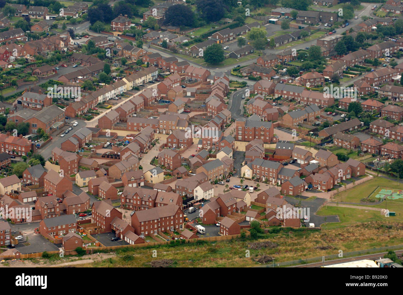 Luftaufnahme von Wellington in Shropshire England Uk zeigt moderne Wohnsiedlung von Hollies Straße Stockfoto