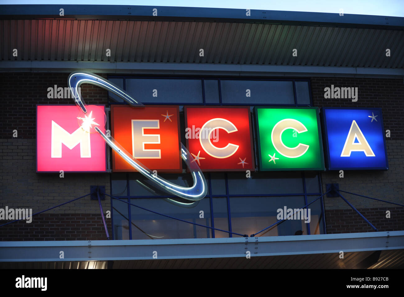 Mecca Bingo Zeichen Logo in der Nacht Stockfoto