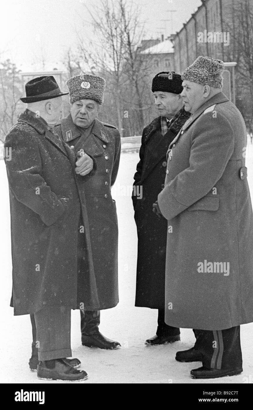 Helden der Sowjetunion von links bis rechts Piloten Mavriky Slepnev