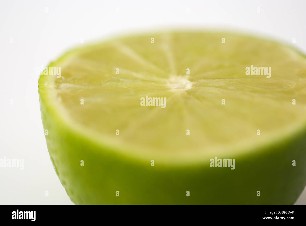 Limette halbieren Stockfoto