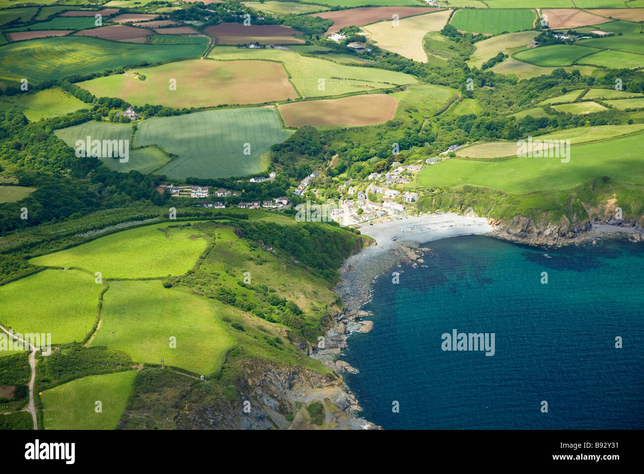 Luftaufnahme des Porthallow im Sommersonne Cornwall England UK United Kingdom GB Großbritannien britischen Inseln Europa EU Stockfoto