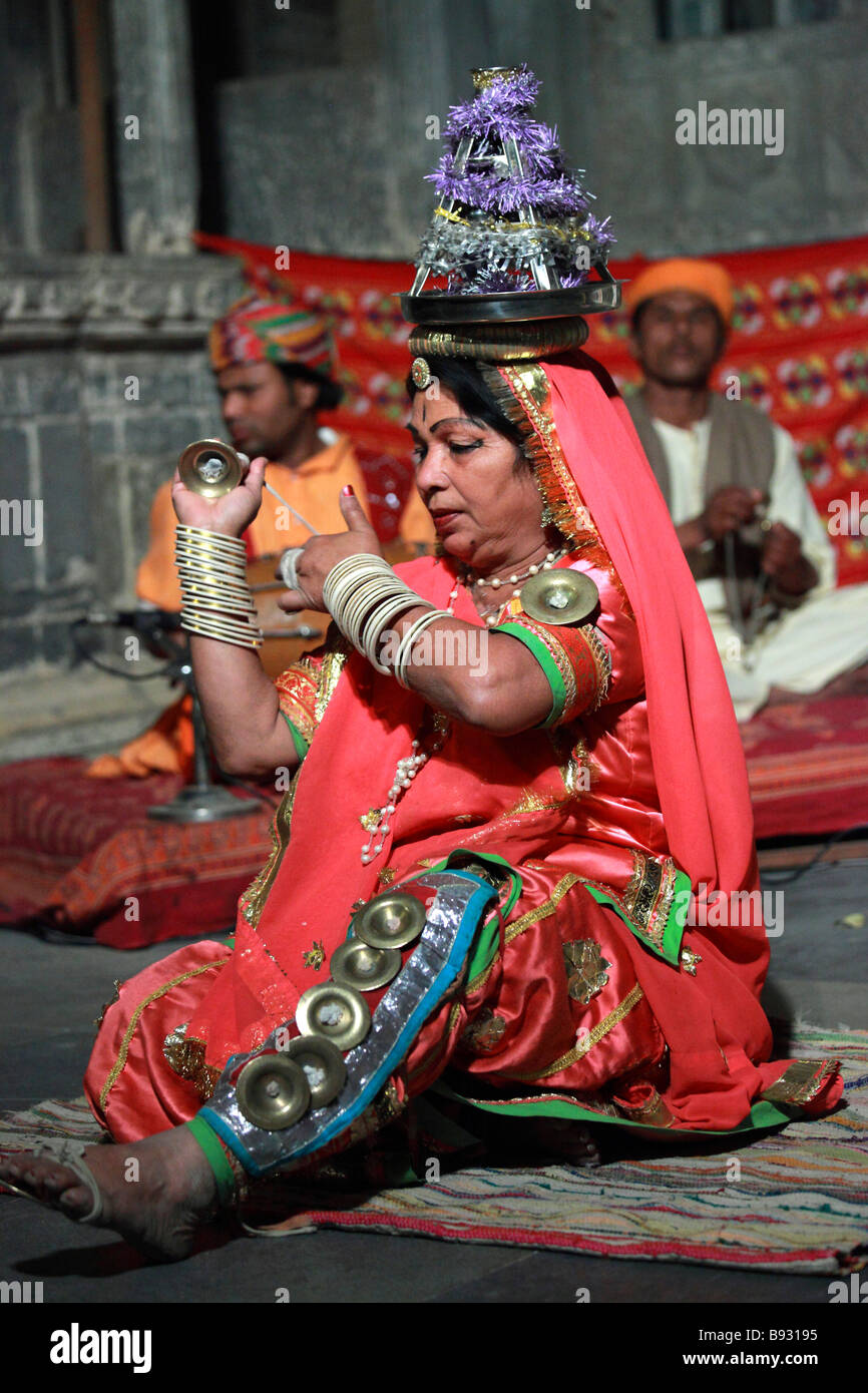Indien Rajasthan Udaipur Bagore Ki Haveli Rajasthani Tänzerin Stockfoto