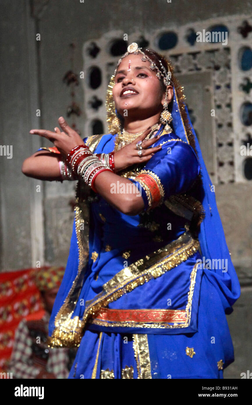 Indien Rajasthan Udaipur Bagore Ki Haveli traditionellen Rajasthani Tänzerin Stockfoto
