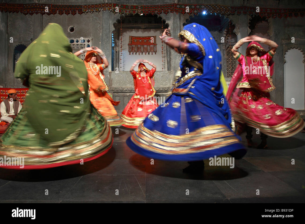 Indien Rajasthan Udaipur Bagore Ki Haveli traditionellen Rajasthani Tänzer Stockfoto