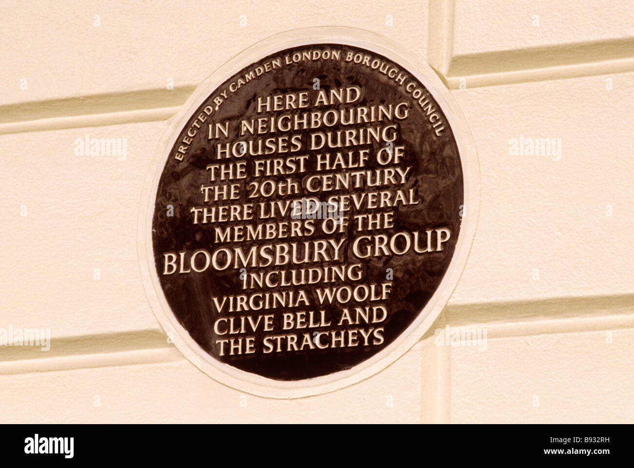 Blue Plaque Bloomsbury Gruppe Gordon Square London Virginia Woolf, Clive Bell, Stracheys Strachey England UK Stockfoto