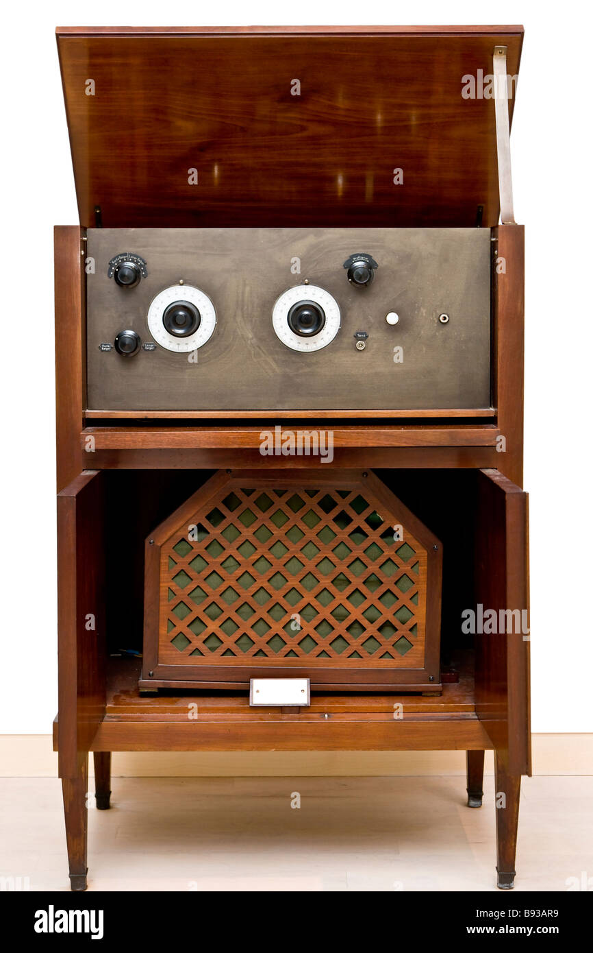 Der dänische König Christian Xs altes Radio aus dem Jahr 1927 eingestellt Stockfoto