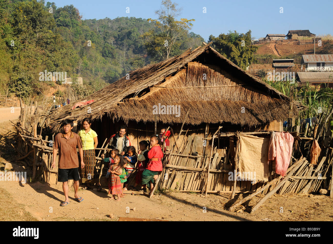 Eine Hmong Familie Sanluang Laos am meisten von Laos bleibt ländlichen und Armen Stockfoto