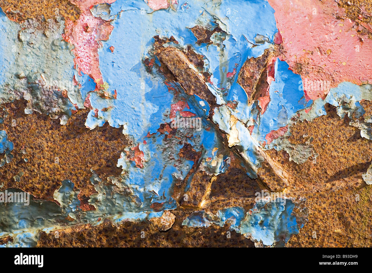 Rost römischen Ziffern auf Bug aufgegebener Fischerboote, Fleetwood, Lancashie, Großbritannien Stockfoto
