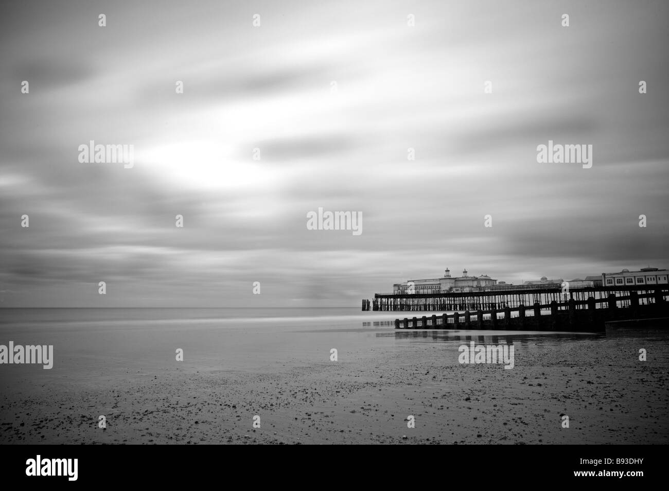 Zeitlose Foto von Hastings Pier, East Sussex Stockfoto