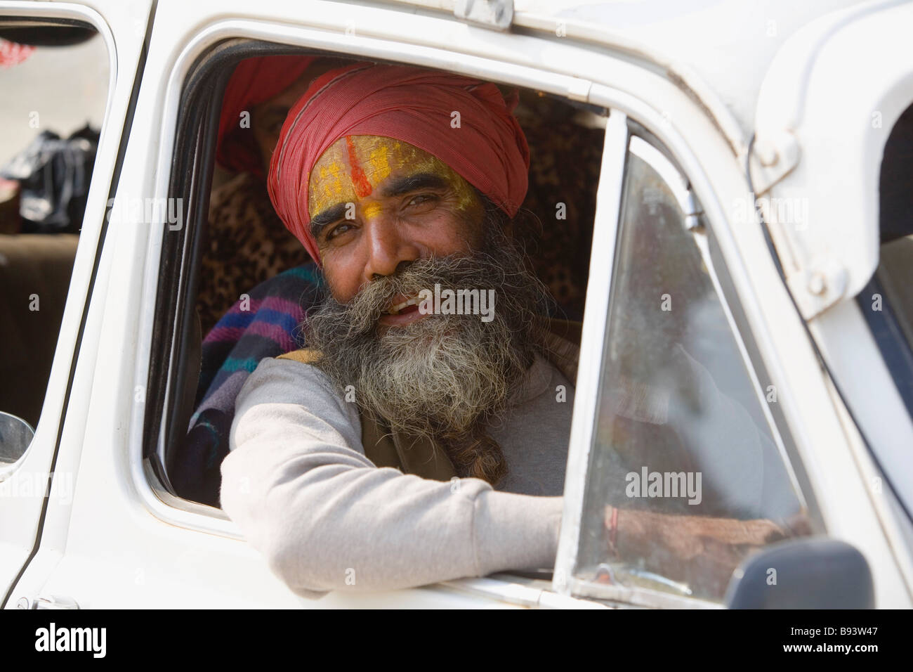 Indischer Heiliger fahren Auto Allahabad, Indien Stockfoto