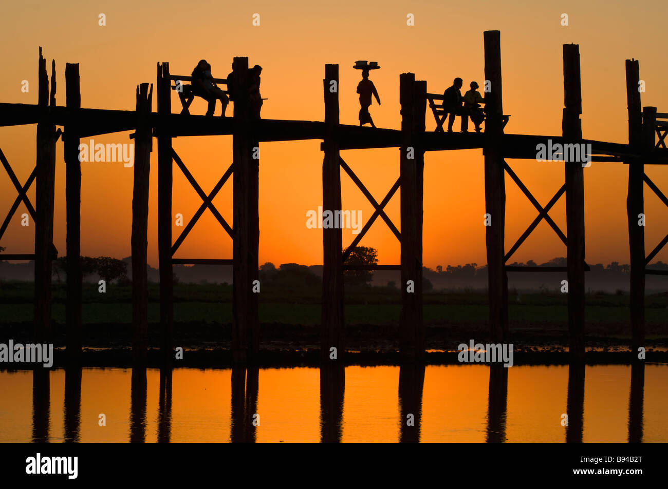 U Bein Brücke bei Sonnenuntergang Myanmar Stockfoto