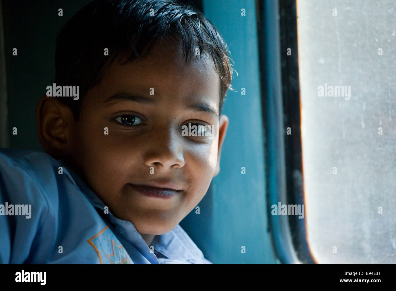 Indischer Junge Auf Zug Indien Stockfotos Und Bilder Kaufen Alamy