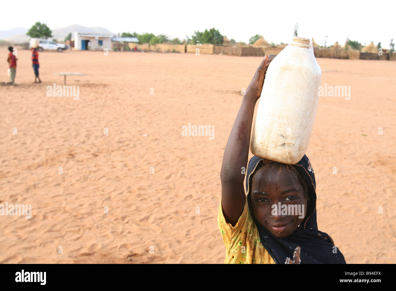 Ein junger sudanesische Flüchtling aus der Darfur-Region abgebildet in einem Flüchtlingslager in den Nachbarländern in Goz Beida, Ost-Tschad Stockfoto