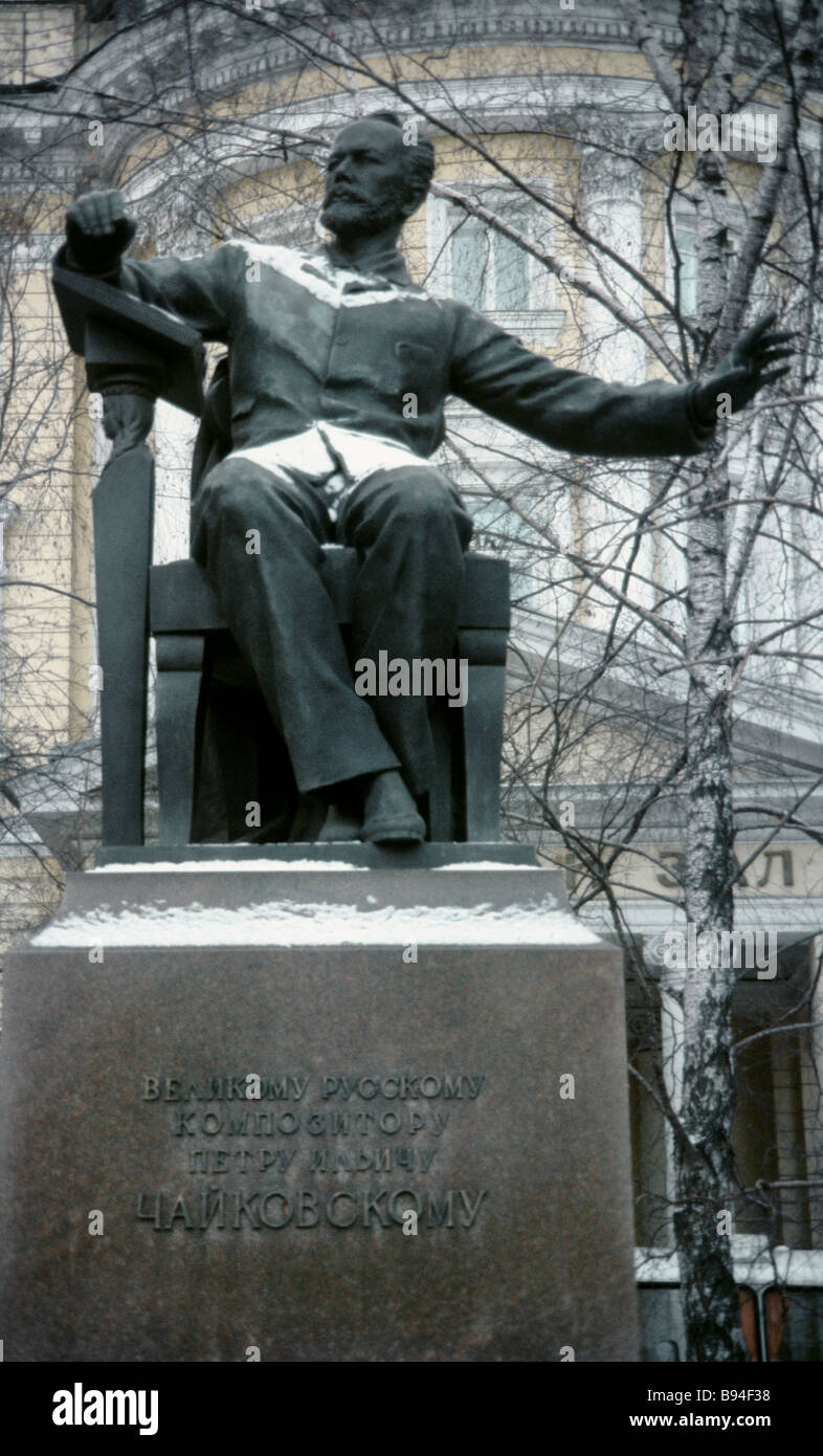 Statue von Peter Ilich Tschaikowsky außerhalb Moskauer Konservatorium, Moskau Stockfoto