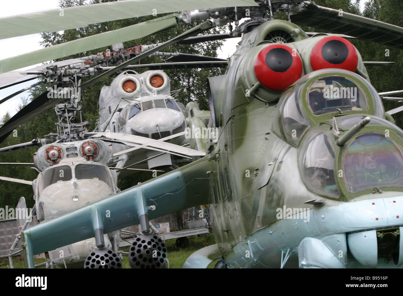 Monino Flugplatz in der Nähe von Moskau veranstaltet einen militärische historische Ausstellung des zweiten Weltkriegs Asse MI 24V Feuer Unterstützung Hubschrauber Stockfoto
