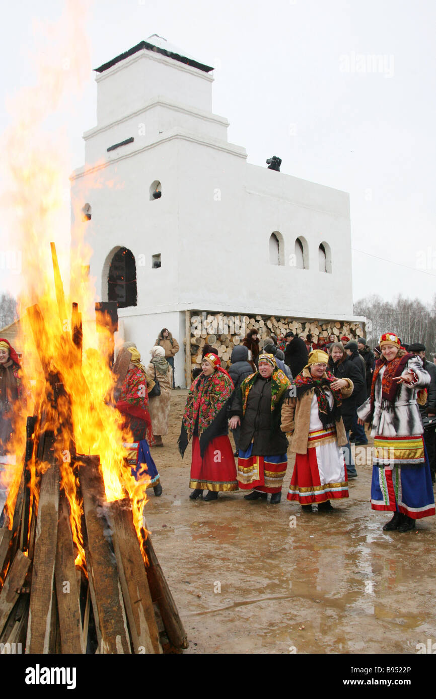Festival der russischen Ofen in das Ethno-Dorf in der Nähe der Stadt  Borovsky Stockfotografie - Alamy