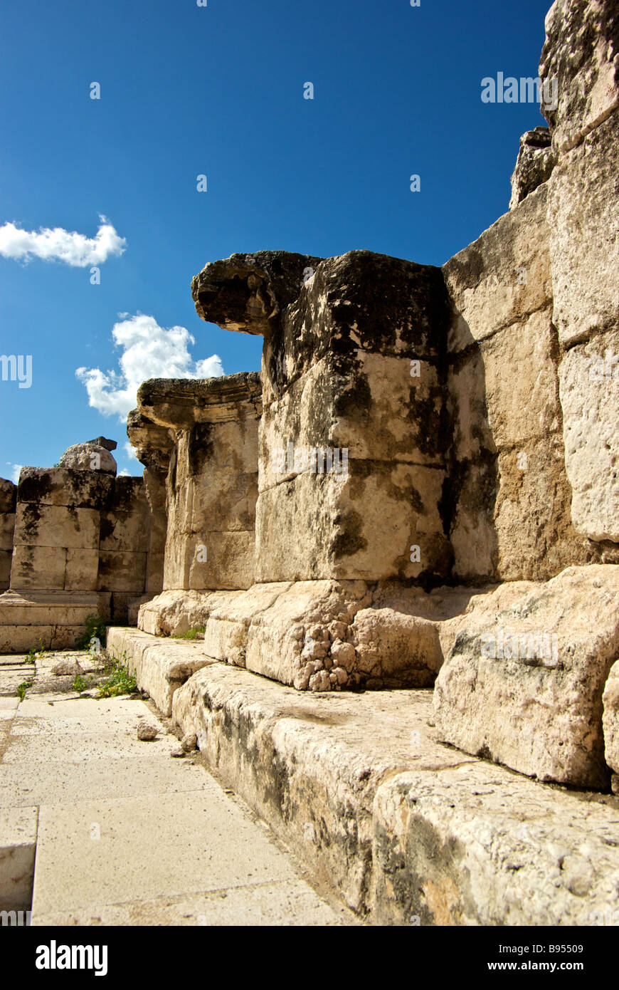 Erdbeben gestürzt Überreste der Ruinen Bauschutt in archäologische Ausgrabungsstätte bei Bet She ein Stockfoto