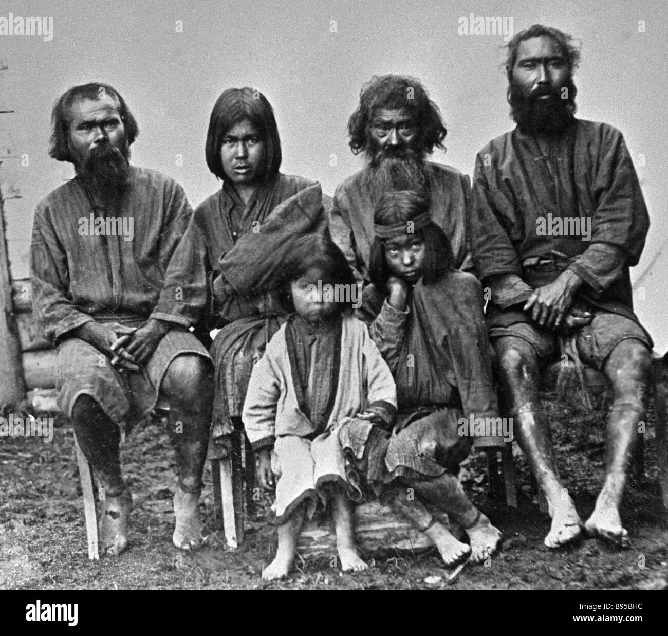 коренное население сахалина. бронислав пилсудский фото айны. бронислав пилсудский айны. коренное население сахалина. медвежий праздник у айнов.