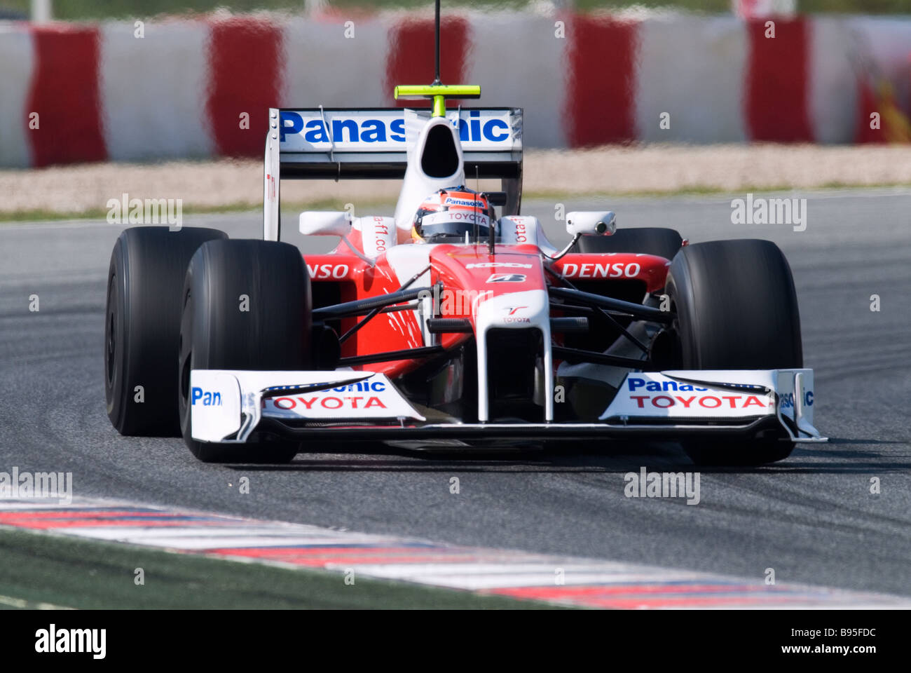 Timo Glock im Toyota TF109 Rennwagen während der Formel-1-Tests Sitzungen in der Nähe von Barcelona im März 2009 GER. Stockfoto