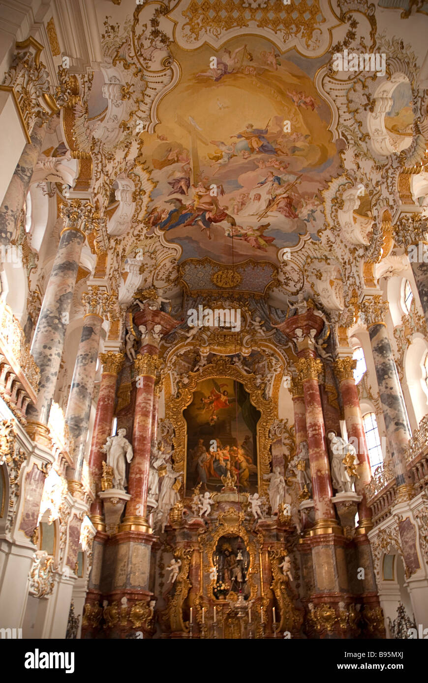 Deutschland, Bayern, Steingaden, Wieskirche.  Eine Wallfahrt Kirche von Wies, Rokoko Interieur und Hauptaltar. Stockfoto
