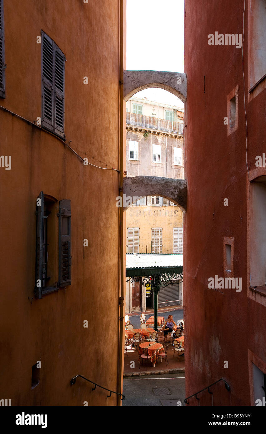 Frankreich, Alpes Martimes, Grasse, Escaliers Vieille, Treppe vom Place du Petit Puy zum Place De La Poissonnerie Stockfoto