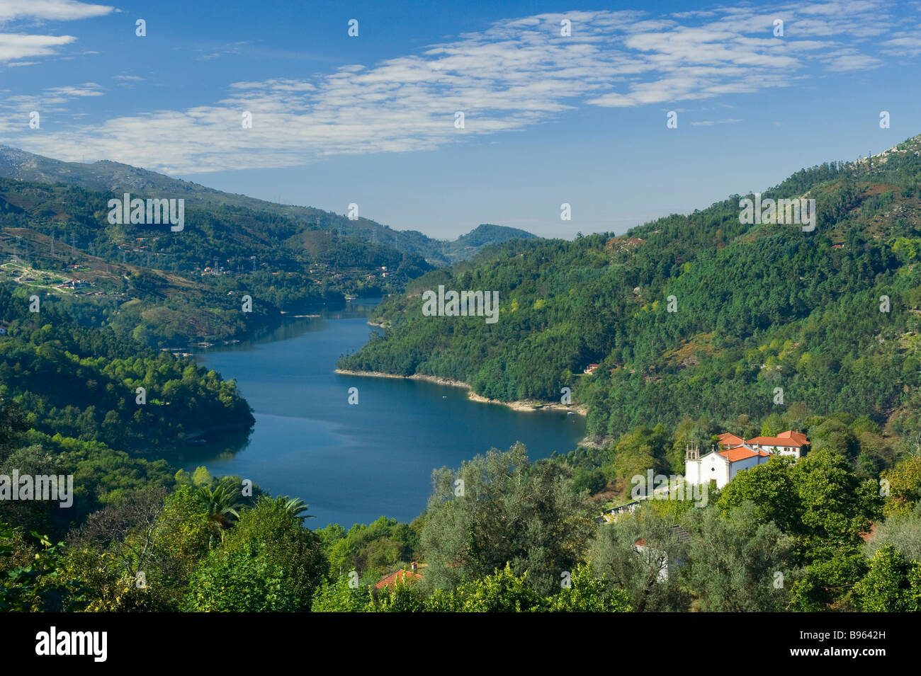 Portugal, Trás-os-Montes-Bezirk, Nationalpark Peneda Gerês, Berge und Canicada See Stockfoto