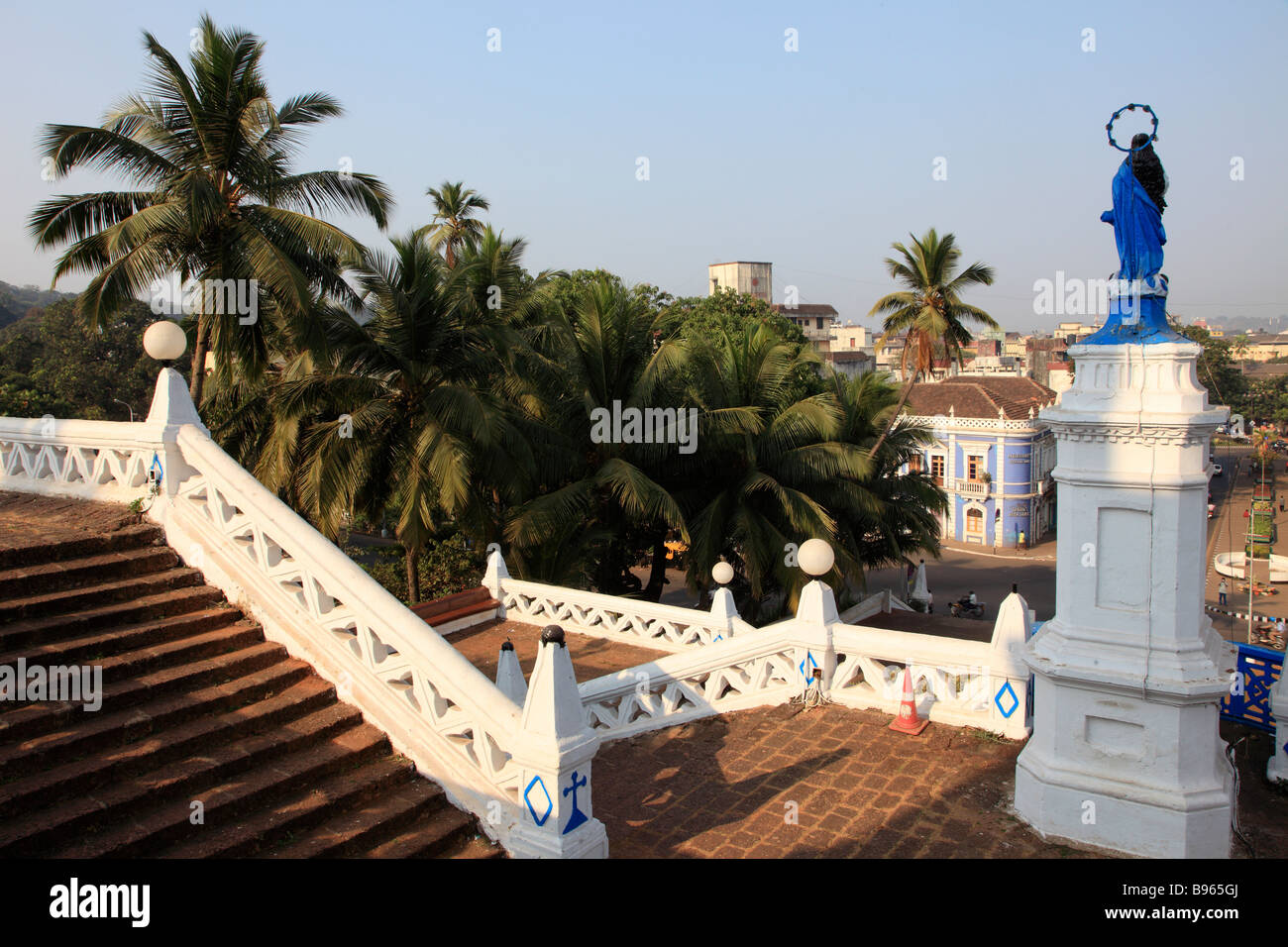 Indien Goa Panaji Panjim Kirchplatz Stockfoto